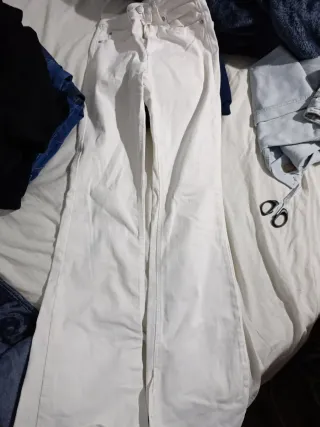 Pantalones vaqueros blancos tiro alto talla 34