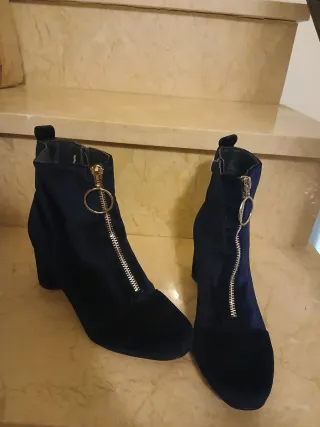 Botines de fiesta de terciopelo azul. Talla 37