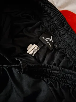 Pantalón corto deportivo