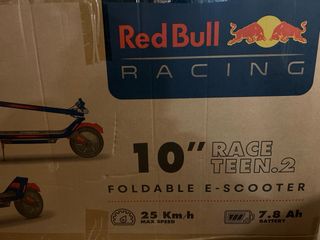 Patinete Eléctrico Red Bull Racing 10