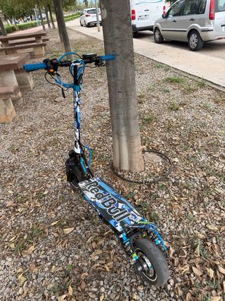 Patinete Eléctrico Red Bull