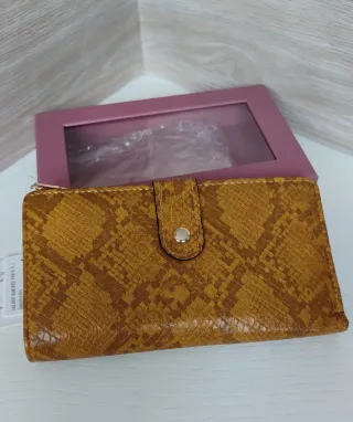 Cartera monedero mostaza efecto piel serpiente