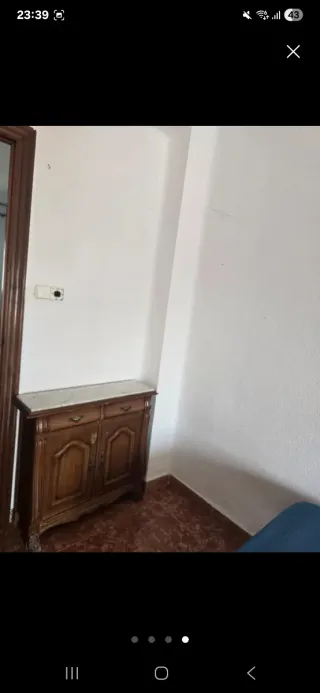 Alquilo habitación individual con balcón