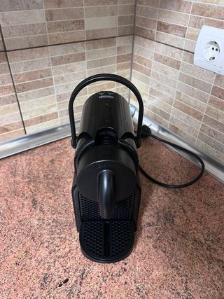 Cafetera Nespresso Inissia DeLonghi Negra