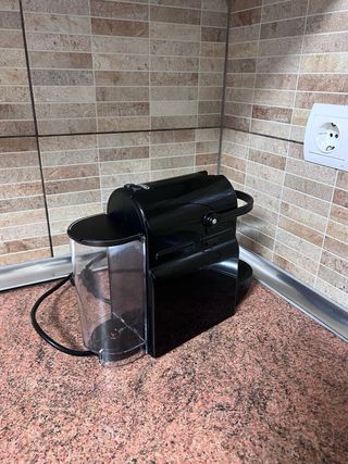 Cafetera Nespresso Inissia DeLonghi Negra