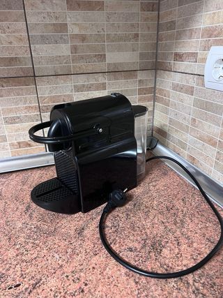 Cafetera Nespresso Inissia DeLonghi Negra