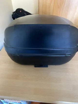 Baúl para moto negro