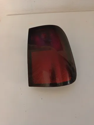 Piloto trasero derecho Nissan Terrano 2