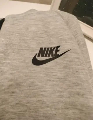 Sudadera Nike Tech Gris con Cremallera