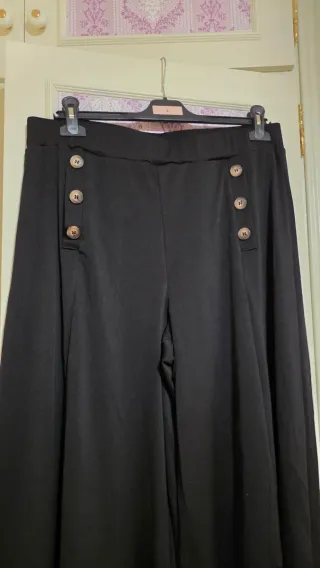 Pantalón Palazzo Negro Pierna Ancha Botones