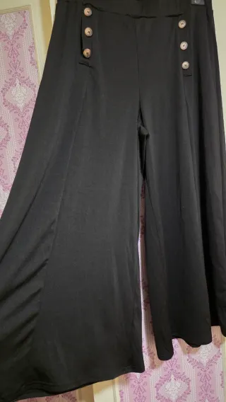 Pantalón Palazzo Negro Pierna Ancha Botones