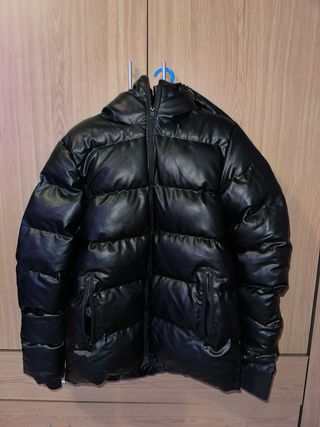 Chaquetón negro acolchado