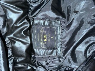 Chaquetón negro acolchado