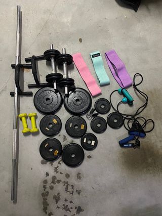 Equipo de gimnasio: barra,mancuernas, bandas y más