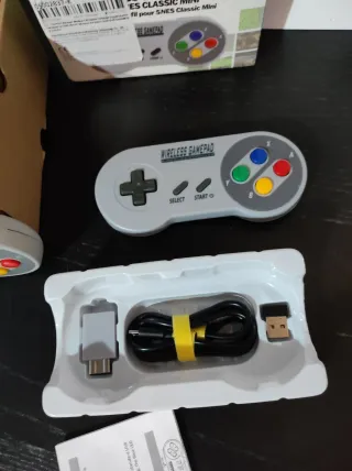 Nintendo SNES Classic Mini + Mando Inalámbrico