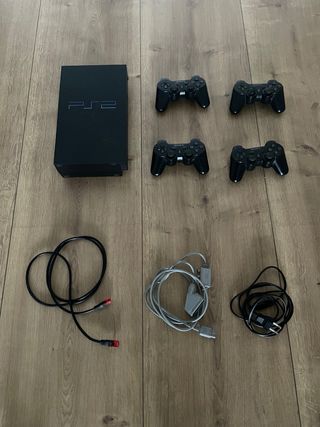 PS2 Fat Negra + 4 Mandos + 3 cables