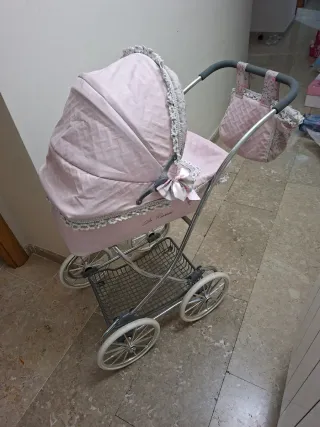 Carretto per bambole rosa floreale