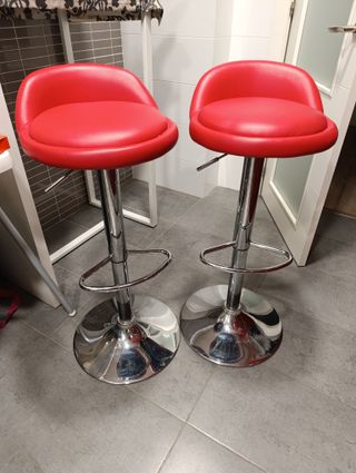 Taburetes rojos y plateados (2 unidades)