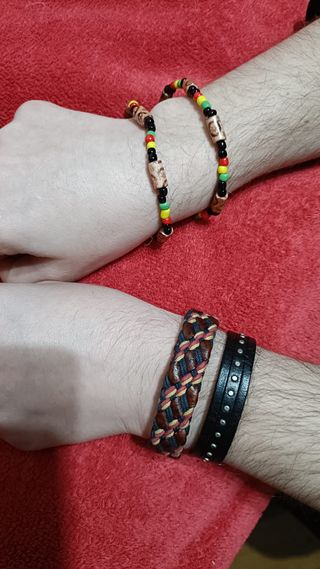 Llaveros Simpsons y Colgantes Pokemon