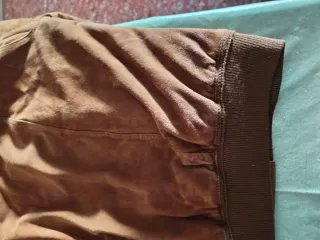 Cazadora de piel marrón