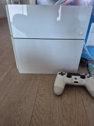 Consola Sony PS4 Blanca + Juegos