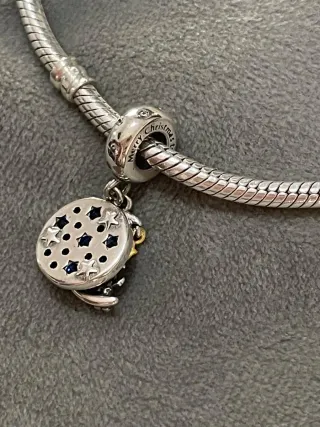 Charm Santa Claus en la Luna