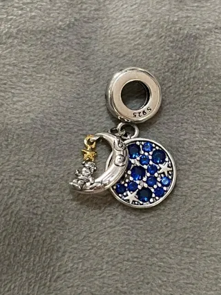 Charm Santa Claus en la Luna