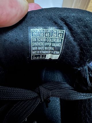 Zapatillas Skechers Negras y Blancas