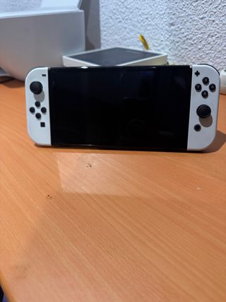 Nintendo Switch OLED Bianca