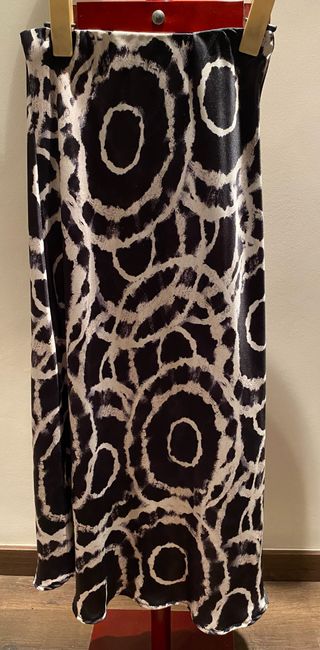 Falda de raso estampada