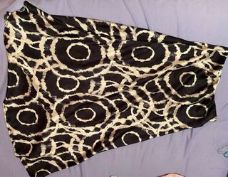 Falda de raso estampada