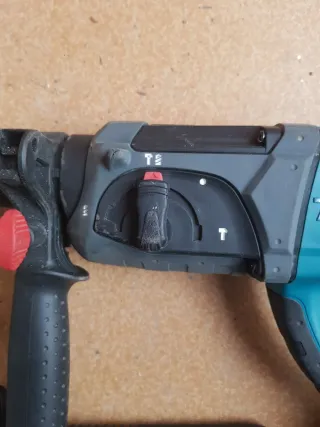 Taladro Rotomartillo Makita DHR202