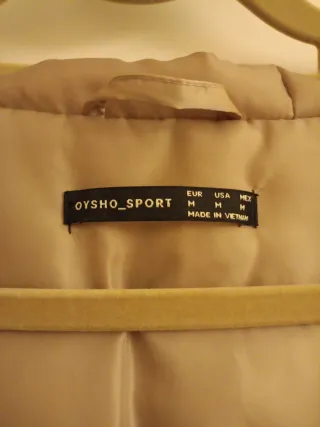 Anorak champán tres cuartos con capucha