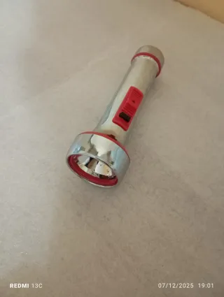 Torcia portatile argento e rosso