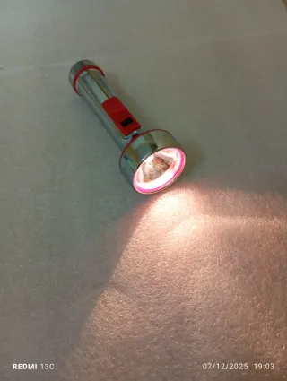 Torcia portatile argento e rosso