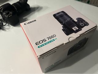 Cámara Canon EOS 700D + Sigma 18-200mm