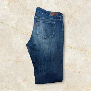 Vaqueros Levis azul marino