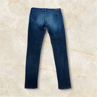 Vaqueros Levis azul marino