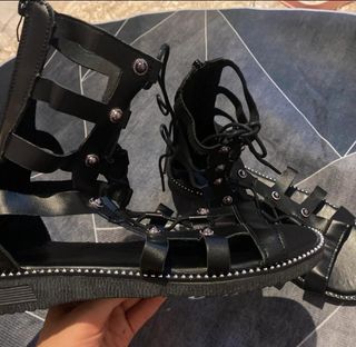 Sandalias romanas negras talla 40