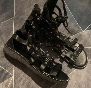 Sandalias romanas negras talla 40