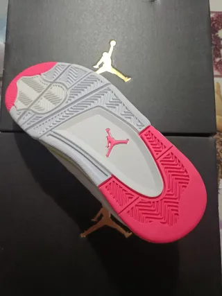 Zapatillas Nike Jordan Blancas y Rosas