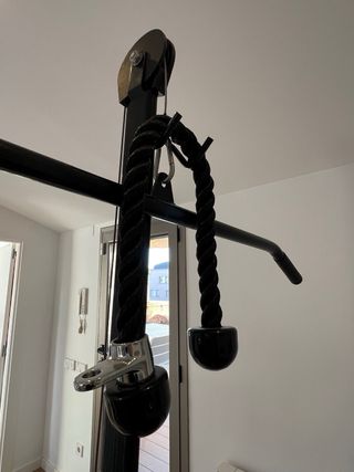 Banco de pesas con polea