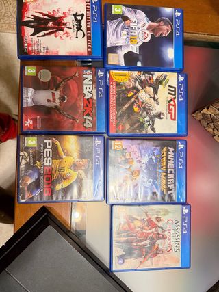 PS4 (PlayStation 4) con 7 giochi senza controller