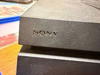 PS4 (PlayStation 4) con 7 giochi senza controller