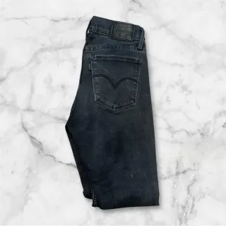 Vaqueros Levis negros