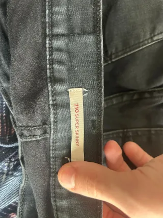 Vaqueros Levis negros