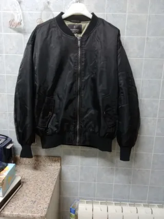 Chaqueta bomber negra