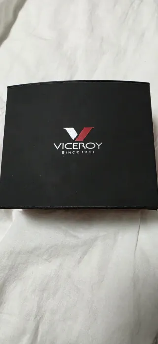 Reloj Viceroy Rojo y Plateado