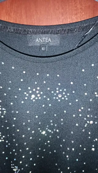 Camiseta ANTEA  talla M  con brillantes