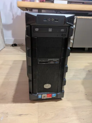 Torre PC Cooler Master Negra